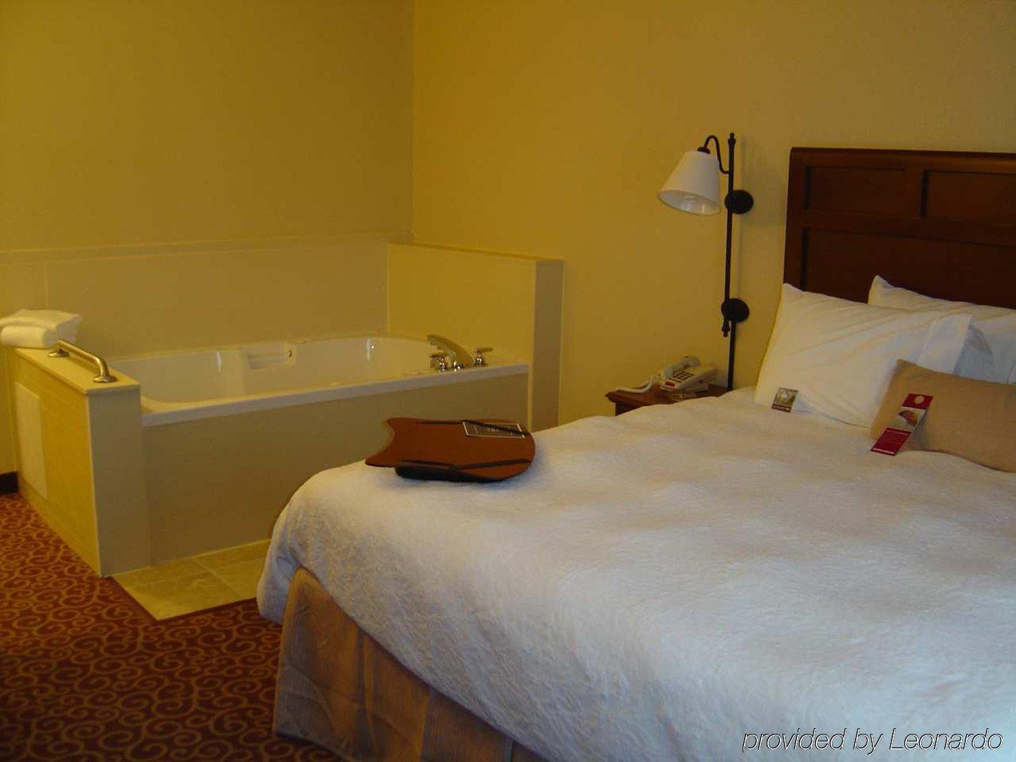 Hampton Inn & Suites Fremont Pokoj fotografie